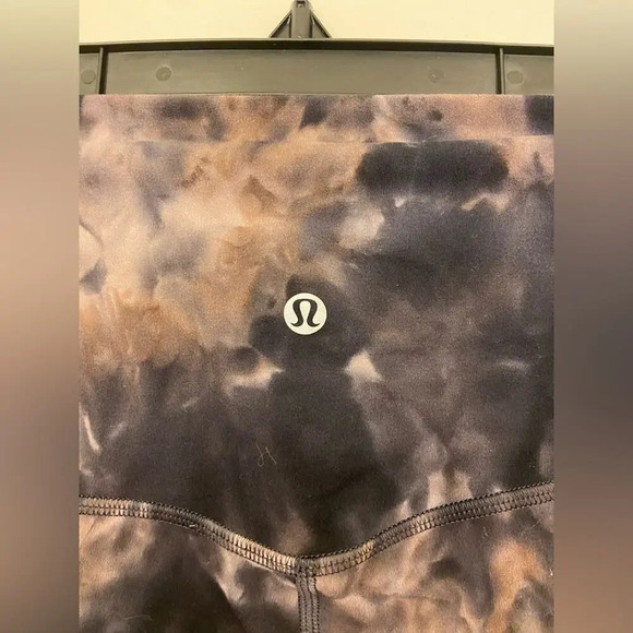 Lululemon Align Crop Diamond Dye Pink Pastel Size 4 - Picture 6 of 7